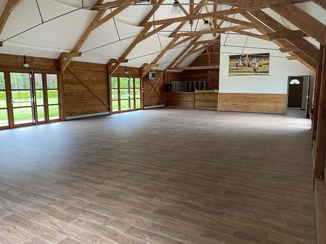 revetement salle d'exposition