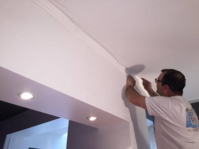 pose de plafond tendu